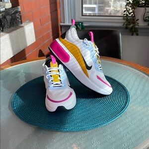 NIKE AIR MAX Sneakers Size 6 EUC